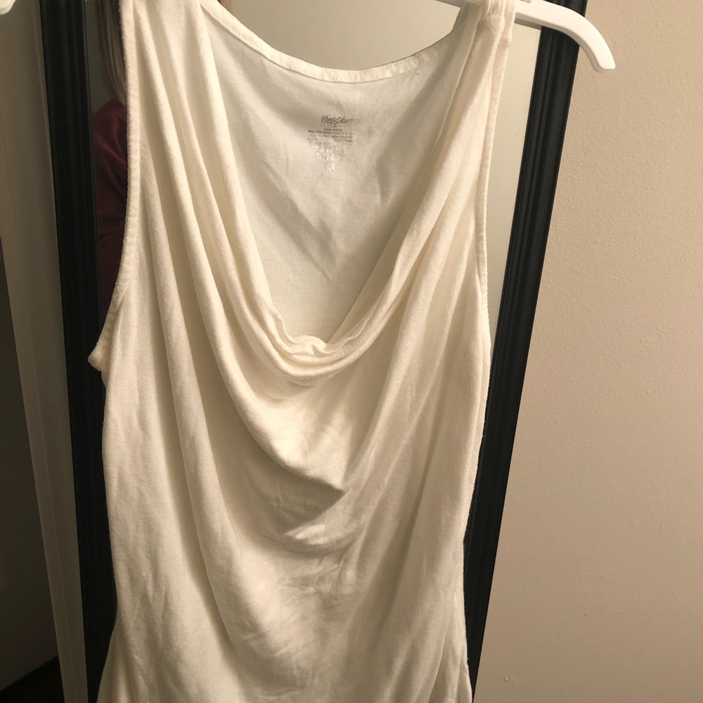 Scoop neck white tank - Picture 3 of 3